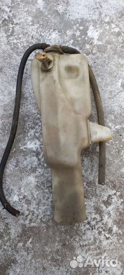 Бачок ож mitsubishi carisma