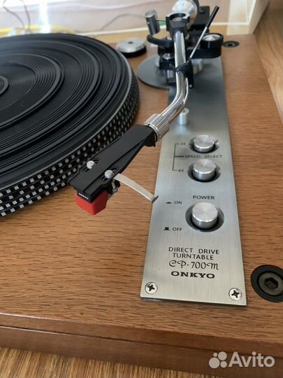 Проигрыватель винила Onkyo CP700m
