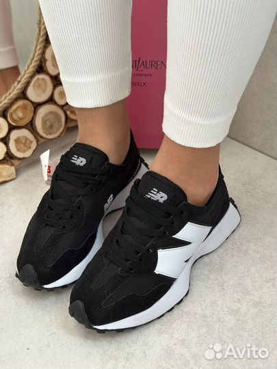 Женские кроссовки new balance