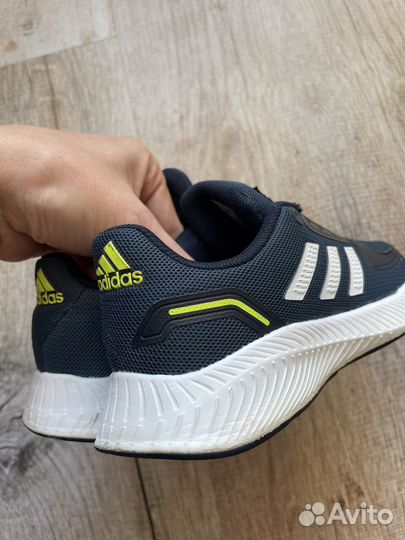 Кроссовки Adidas 28
