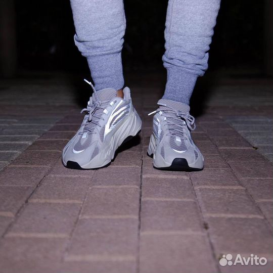 Кроссовки Adidas Yeezy Boost 700 v2 Static (36-45)