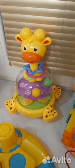 Развивающие игрушки для малышей пакетом
