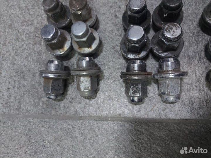 Гайка колесная Toyota Land Cruiser 200 4.5 дизель