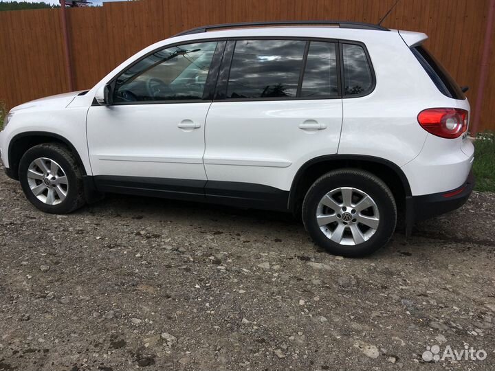 Volkswagen Tiguan 2.0 AT, 2011, 150 000 км