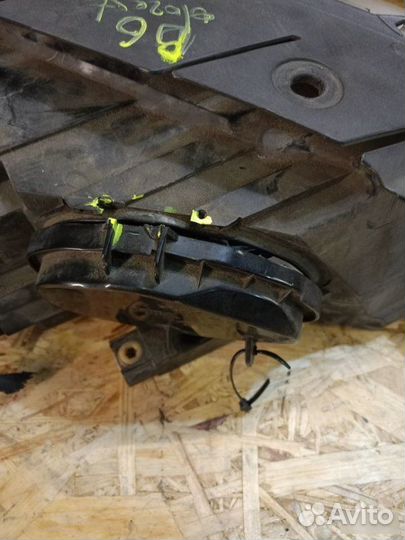 Фара ксенон левая Volkswagen Passat B6