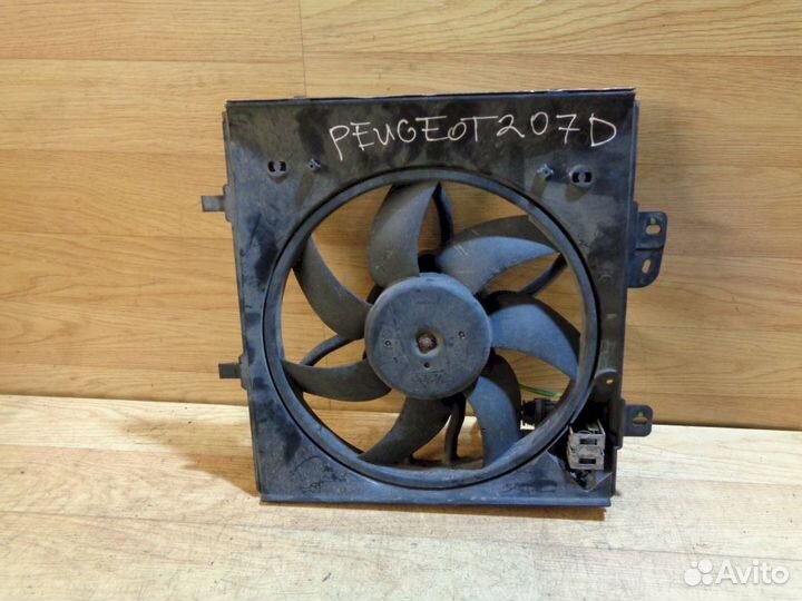 Вентилятор радиатора Peugeot 207