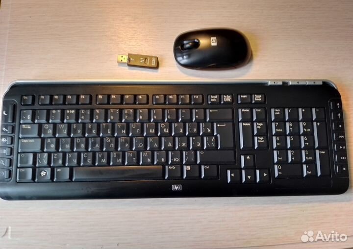 Беспроводная клавиатура и мышь HP