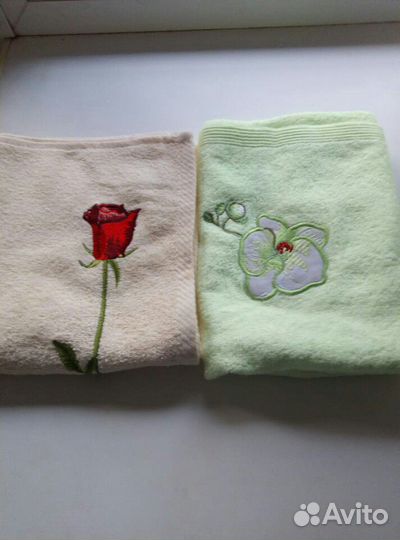 Полотенце новое, женские платки