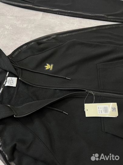 Спортивный костюм Adidas