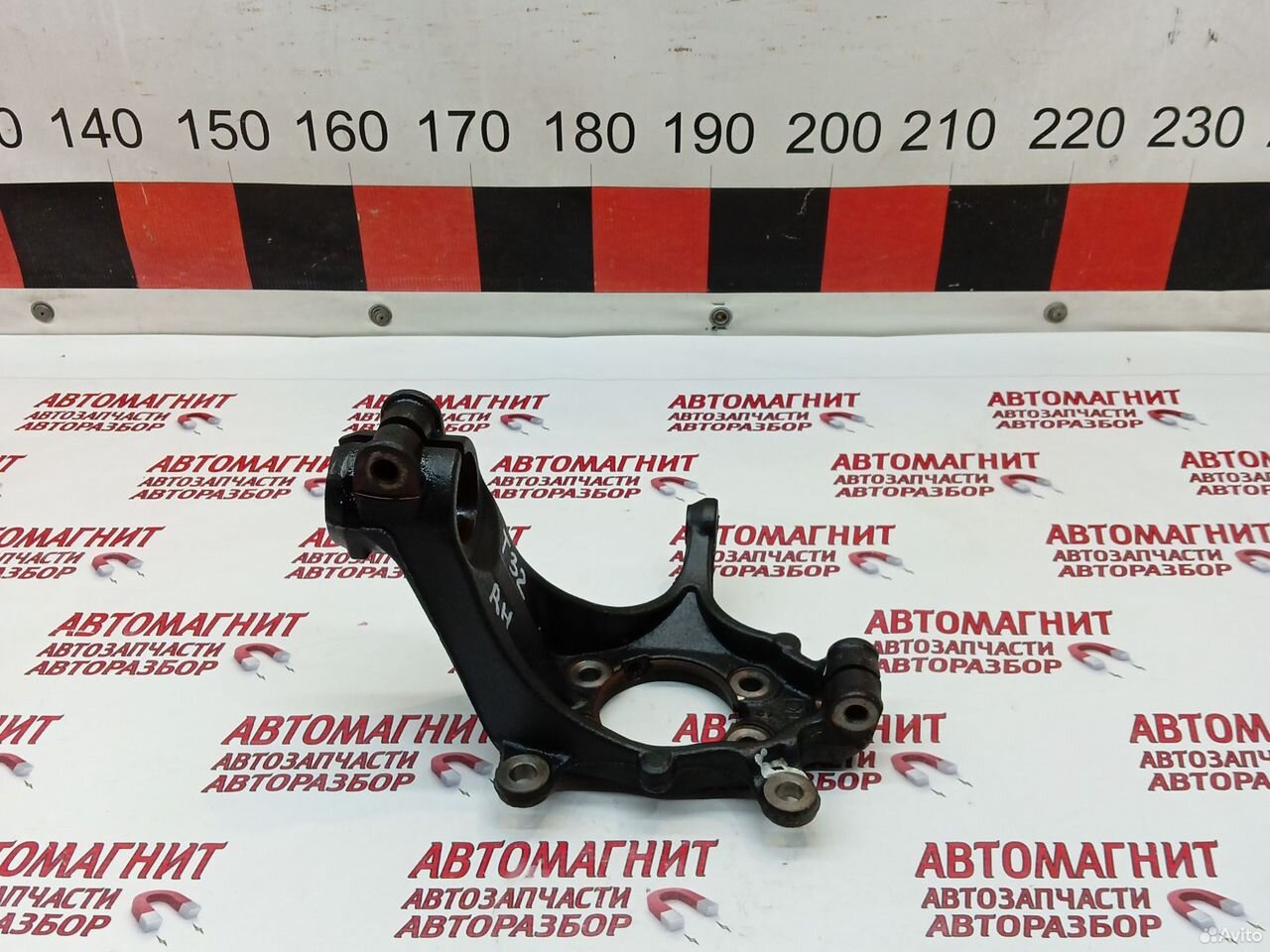 Кулак поворотный правый Ниссан Икстрейл Т32