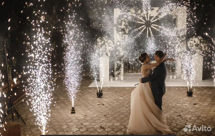 Холодный фонтан, салют, фейерверк, свадьба