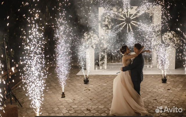 Холодный фонтан, салют, фейерверк, свадьба