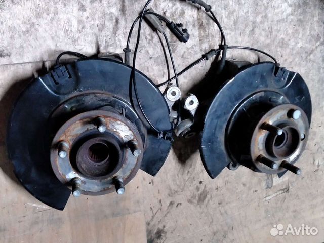 Поворотный кулак задний Dodge Charger LD