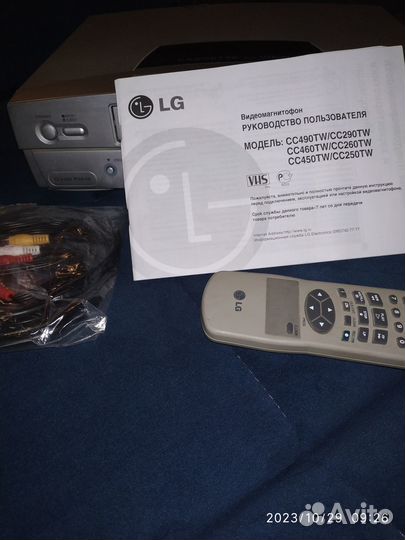 Видеомагнитофон LG