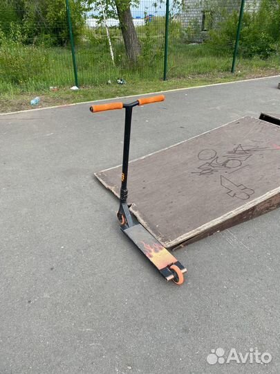 Трюковой самокат стрит