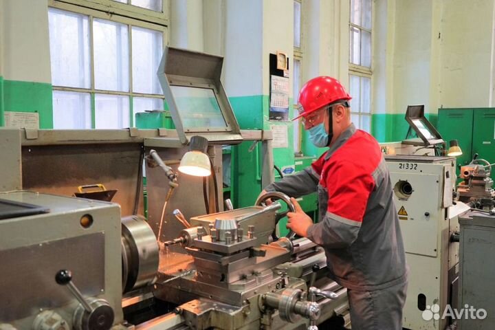 Токарь с питанием/проживанием/проездом