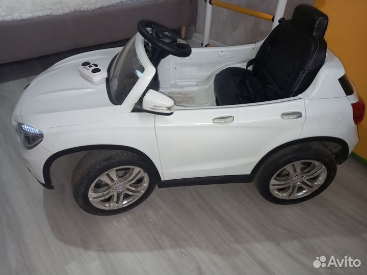 Детский электромобиль двухместный бу
