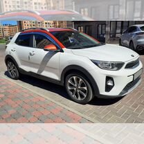 Kia Stonic 1.4 AT, 2018, 99 300 км, с пробегом, цена 1 750 000 руб.