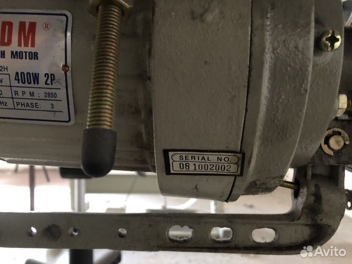 Продам прямострочную швейную машину Siruba