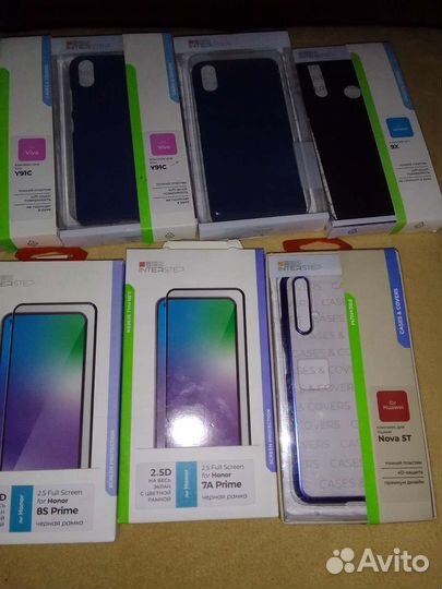 Защитные стекла и чехлы