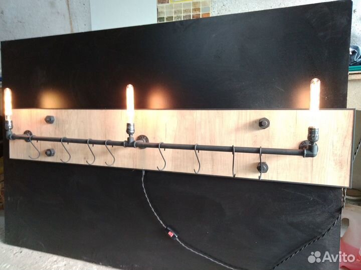 Вешалка настенная