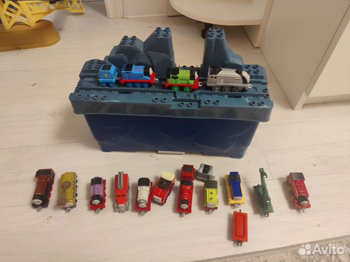 Томас и его друзья