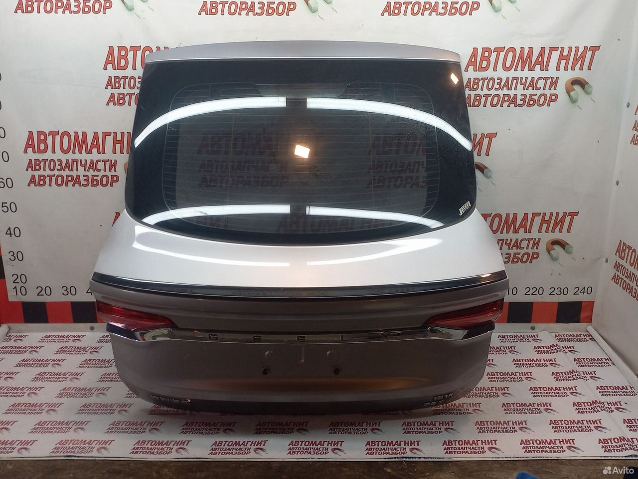 Крышка багажника Джили Тугелла Tugella