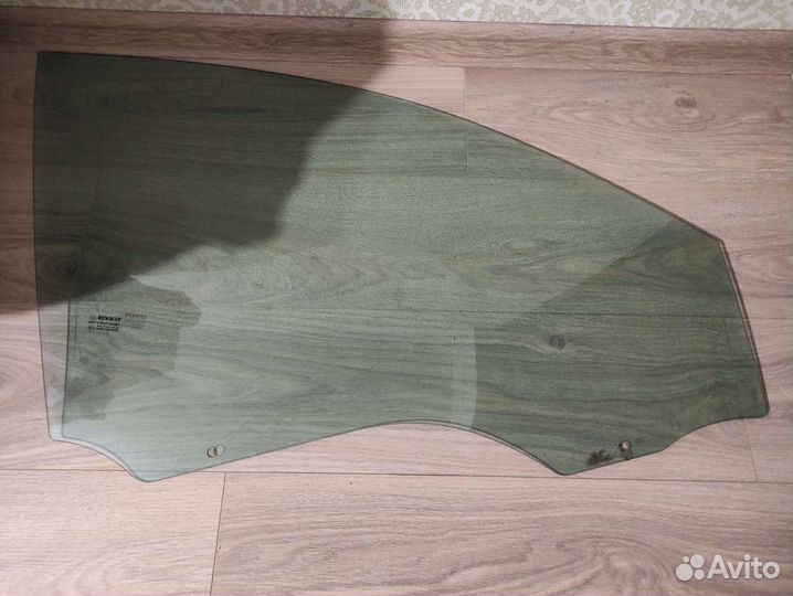 Боковое стекло Рено меган2