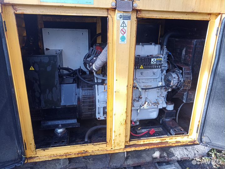 Дизельный генератор в шумозащите, aksa APD-70A