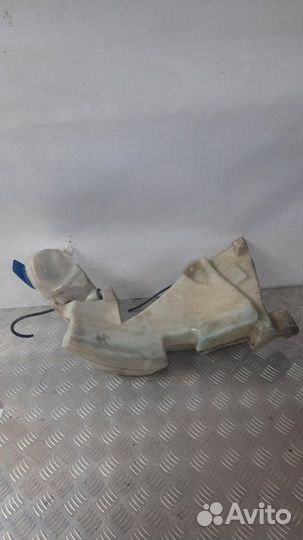 Бачок омывателя Audi A4 универсал 1.9 2006