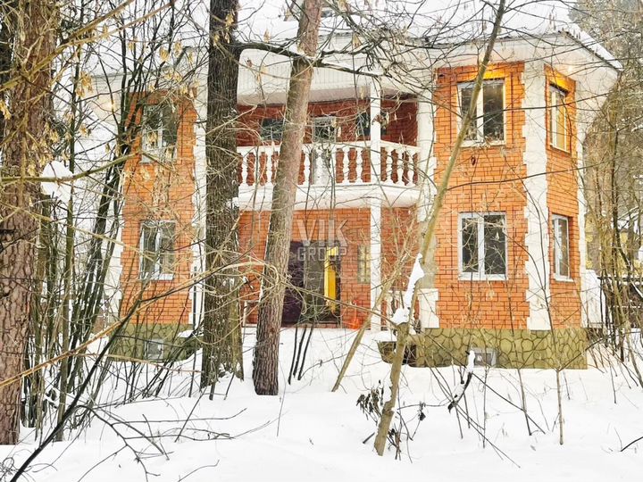 Коттедж 410 м² на участке 22 сот.