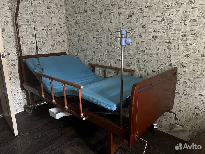 Медицинская кровать