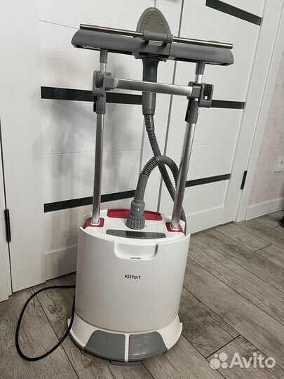 Отпариватель для одежды напольный