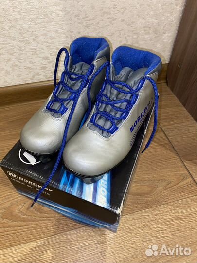 Лыжные ботинки