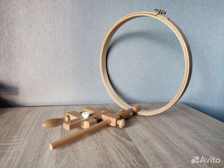 Пяльцы для вышивания с креплением к столу