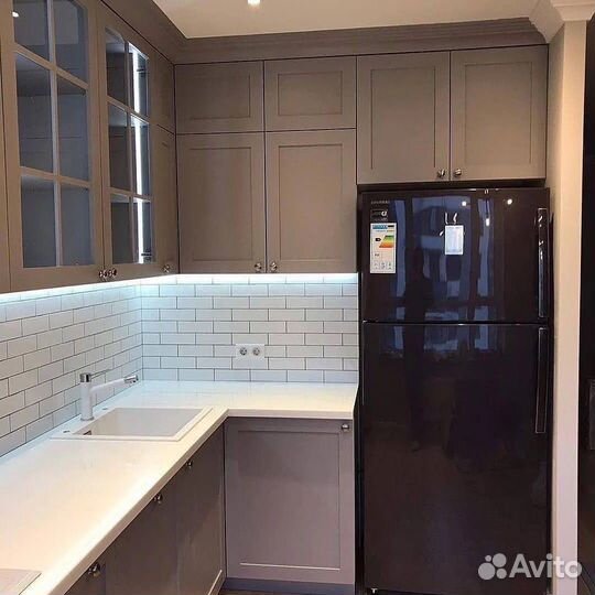 Кухня с пеналом