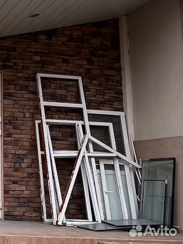 Оконные рамы со стеклом