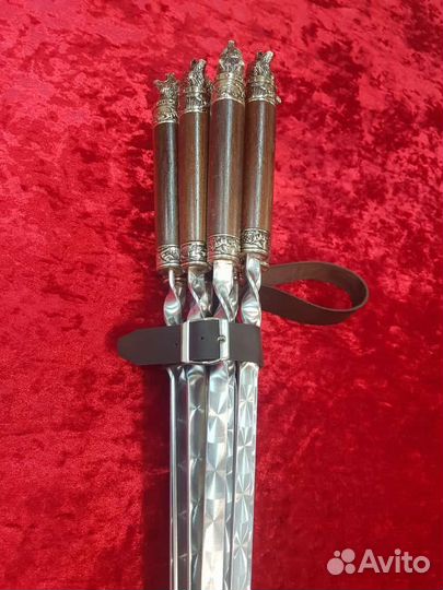 Щит с 6шт шампурами +нож на подарок