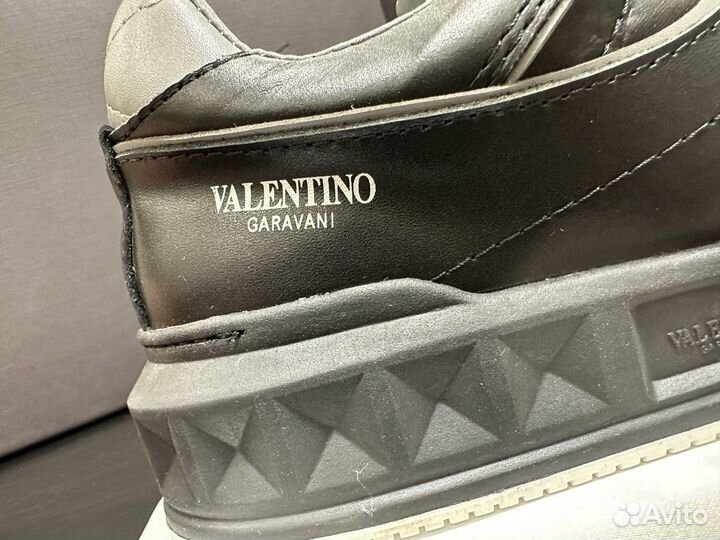 Кроссовки Valentino