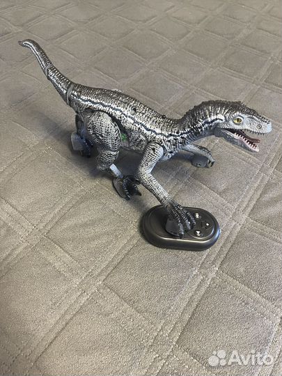 Интерактивный динозавр