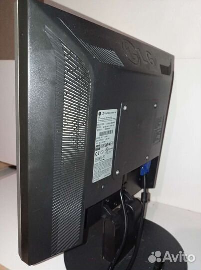 Монитор LG 17