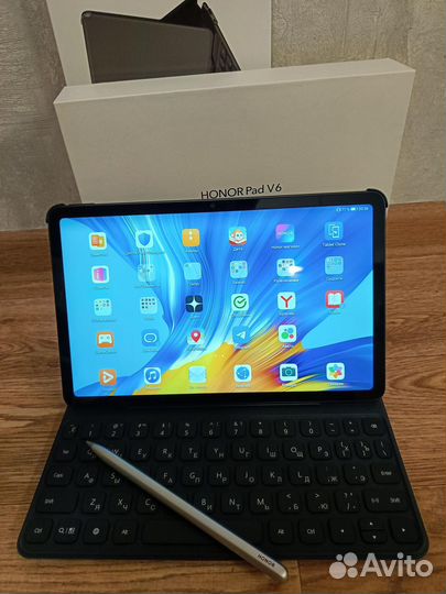 Планшет Honor Pad V6 6/128 клавиатура стилус