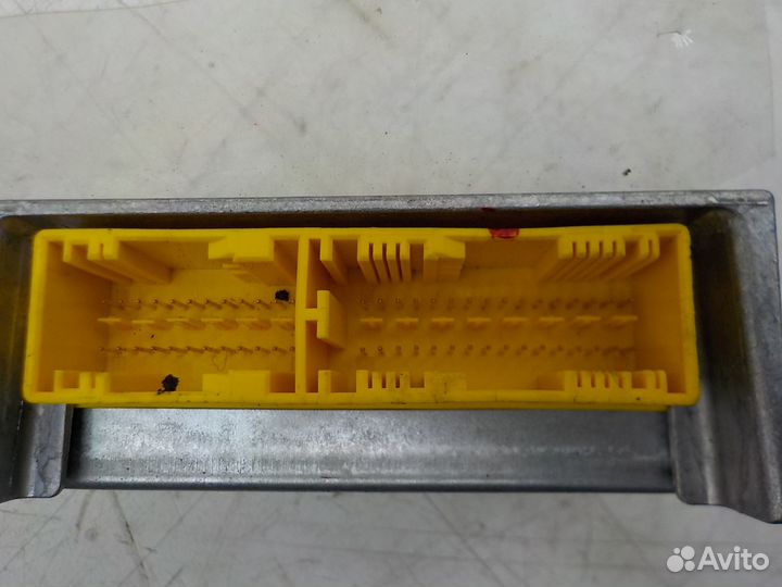 Блок управления подушками безопасности Mitsubishi