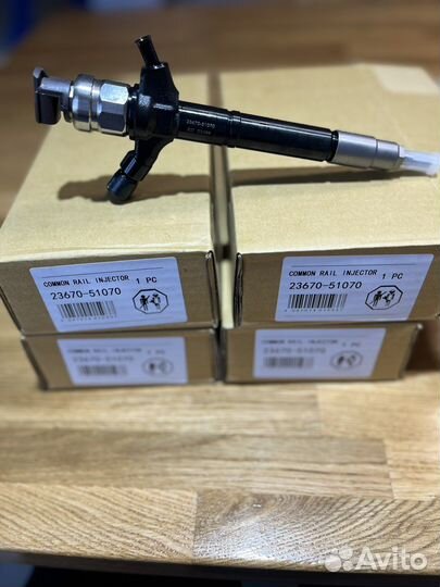 Форсунка Land Cruiser 200 23670-51070