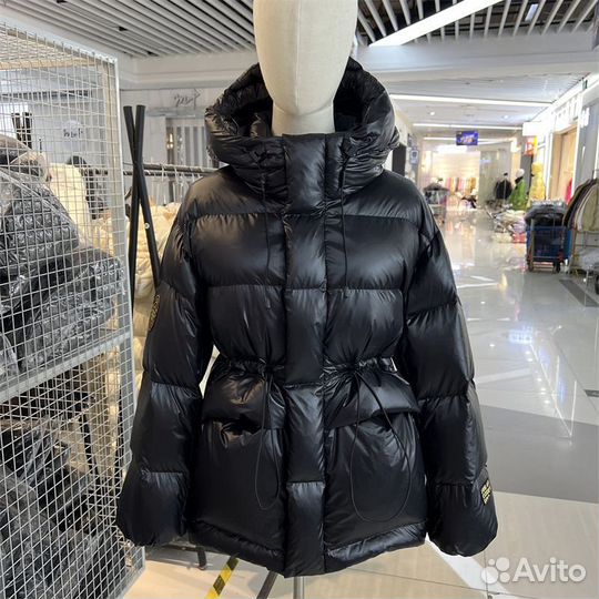 Пуховик женский зима - новый
