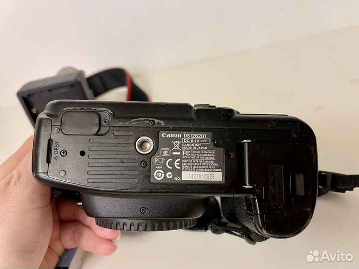 Зеркальный фотоаппарат Canon 5 D Mark II