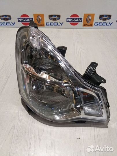 Фара Nissan almera G15 Прав