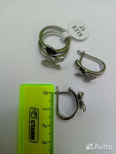 Комплект с черными цирконами