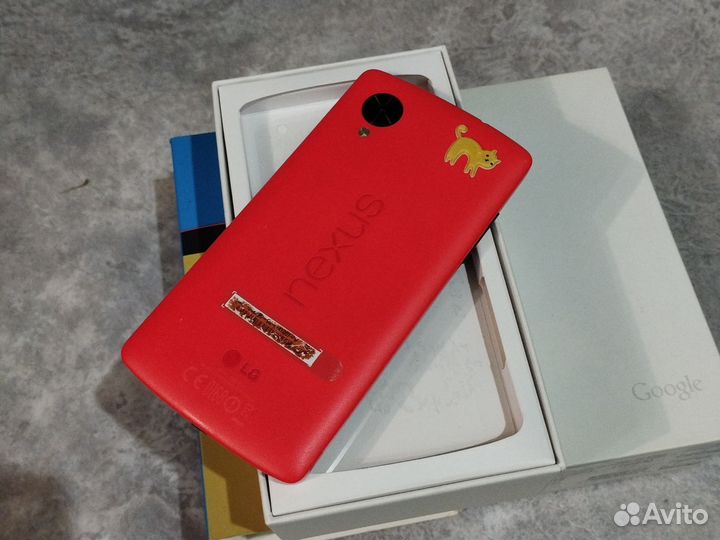LG Nexus 5 D821, 2/16 ГБ