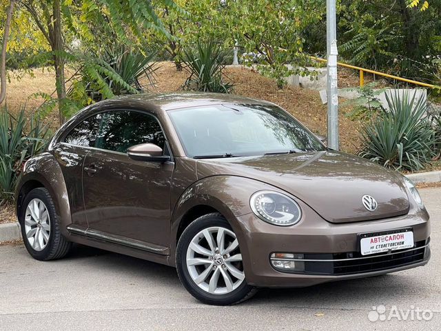 Volkswagen Beetle 2012 красный